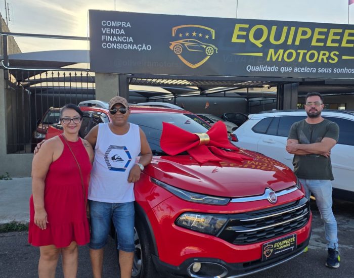 pessoas recebendo carros equipeee motors (5)